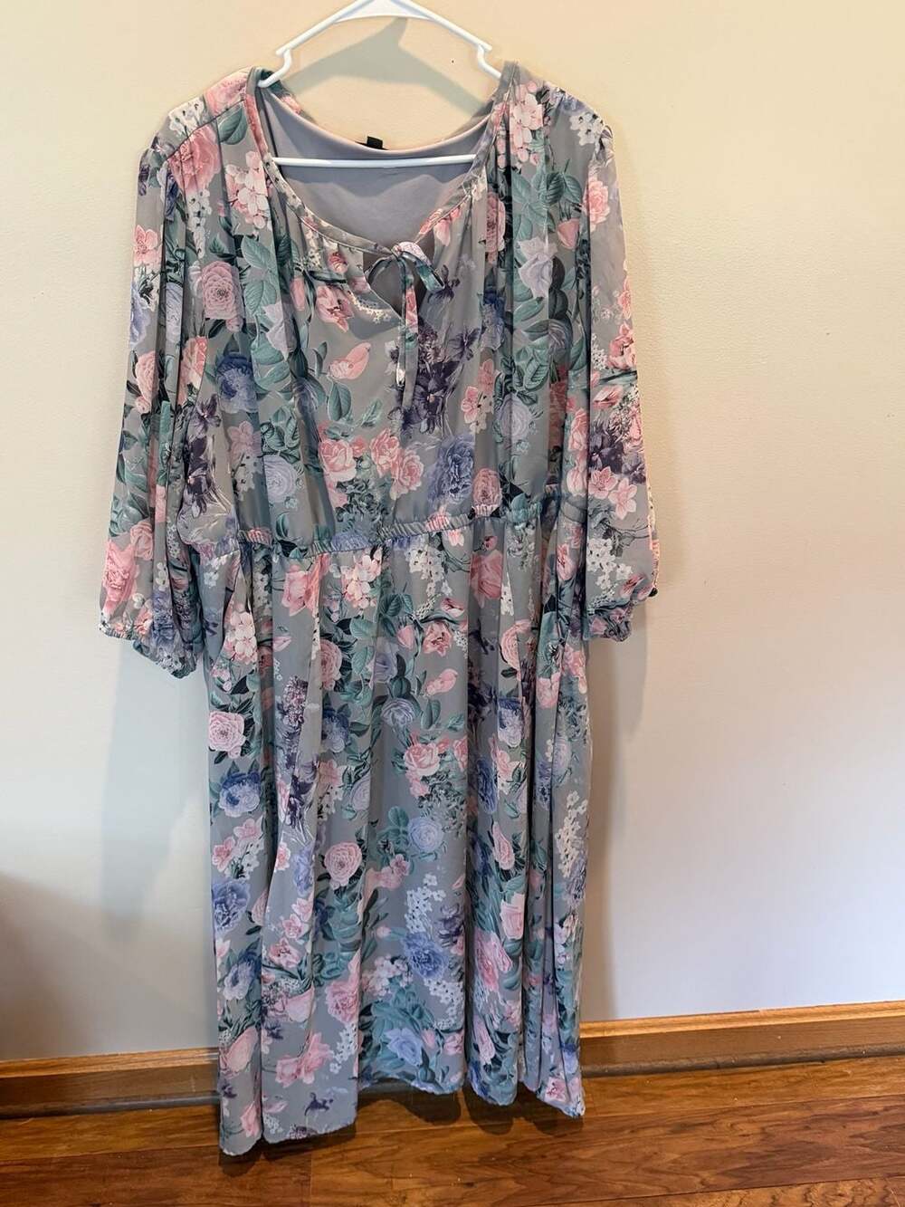 Torrid Grey Floral Tie Neck Long Sleeve Maxi Dress Size 4